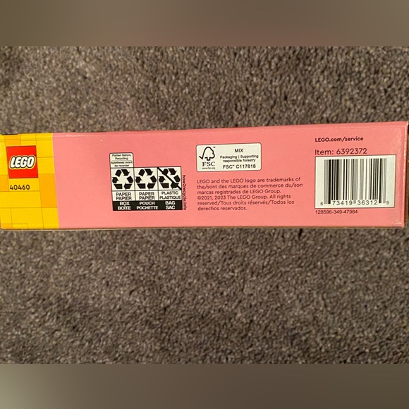 Lego Roses Botanical Collection (40460) NIB - Picture 3 of 5